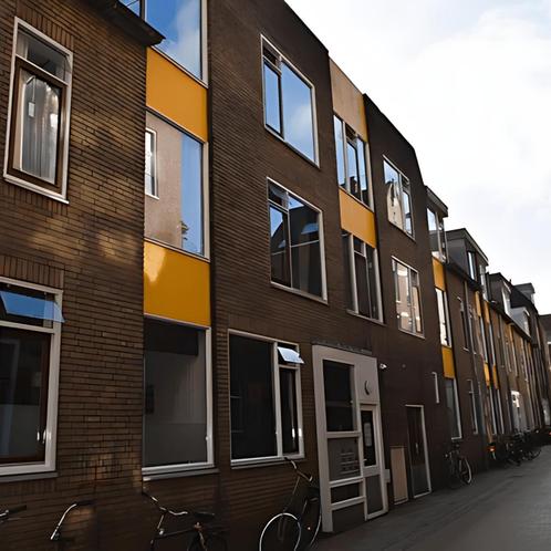 Studentenkamer in gedeelde woning in centrum Groningen gevon, Huizen en Kamers, Kamers te huur, 20 tot 35 m², Groningen