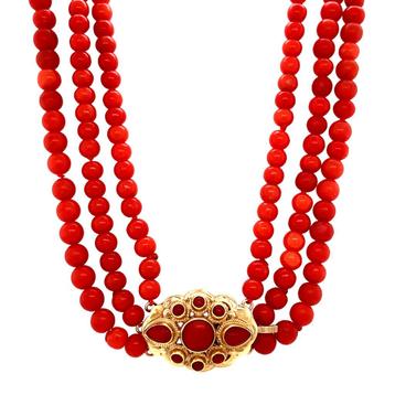 Bloedkoraal collier met gouden sluiting 14 krt beschikbaar voor biedingen