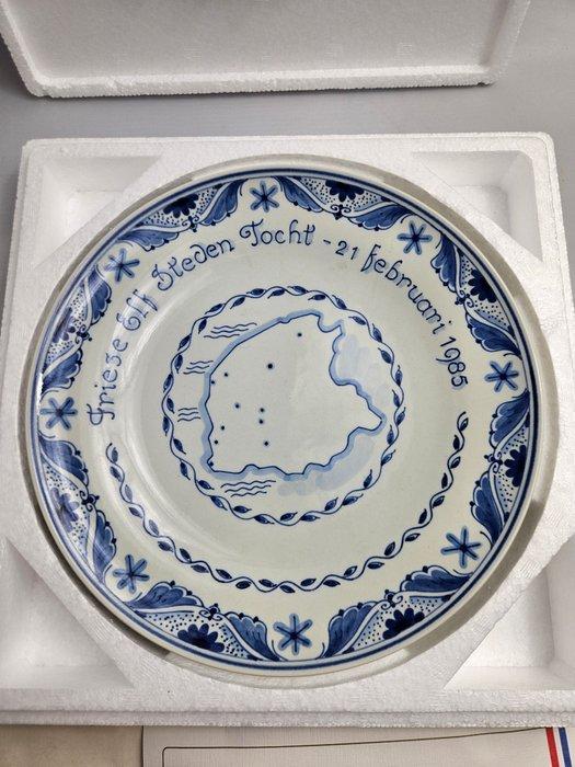 De Porceleyne Fles, Delft - Bord - Aardewerk - 13e, Antiek en Kunst, Antiek | Glas en Kristal