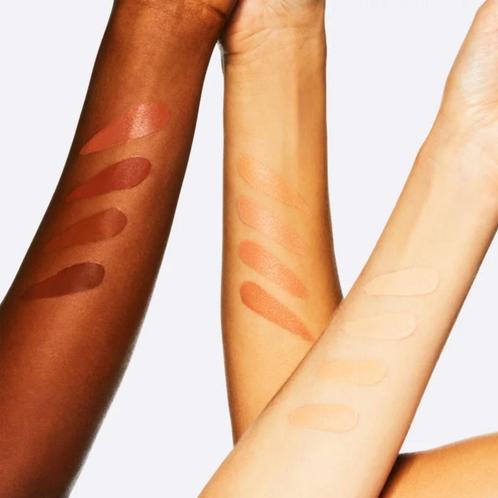 MAC Cosmetics Studio Waterweight Foundation SPF30 - NW20, Sieraden, Tassen en Uiterlijk, Uiterlijk | Cosmetica en Make-up, Gehele gezicht
