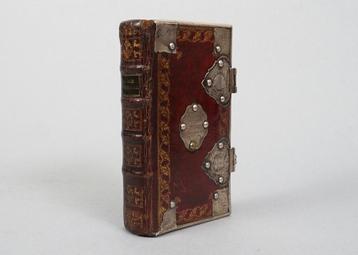 Een gebeden boek beslagen met zilver, Luik 1767 beschikbaar voor biedingen
