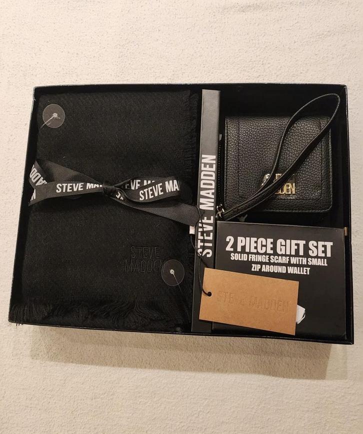 Steve Madden Zwart 2 stuks Gift Set-Sjaal en Portemonee, Sieraden, Tassen en Uiterlijk, Portemonnees, Verzenden