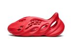 Adidas Yeezy Foam RNNR Vermillion - maat 44 (Sneakers), Verzenden, Nieuw, Sneakers of Gympen, ["Yeezy Adidas","Yeezy","Adidas"]