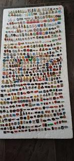 Verzameling van ruim 220 speldjes en pins van ondermeer TT, Verzamelen, Nieuw