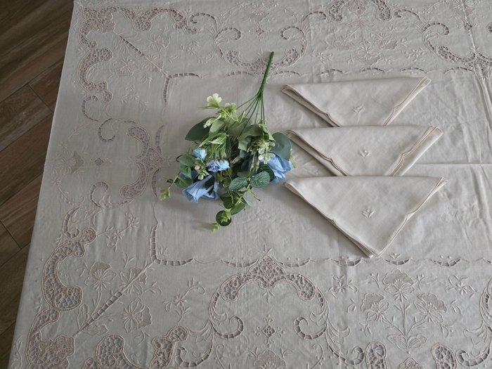 Tafelkleed - 260 cm - 170 cm - met de hand geborduurd, Antiek en Kunst, Antiek | Kleden en Textiel