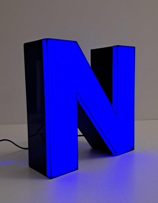 Lamp - Plexiglas - Letter N, Antiek en Kunst, Antiek | Wandborden en Tegels