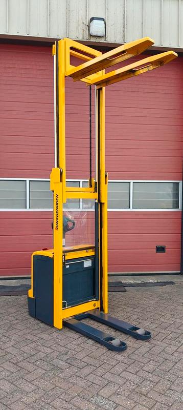 Stapelaar Jungheinrich 1400KG 2900mm hefhoogte  tech top beschikbaar voor biedingen