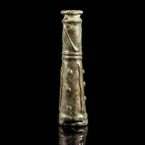 Bronstijd Bronzen met socket bevestigde knokkerkop (Zonder, Antiek en Kunst, Antiek | Overige Antiek