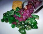 Rode Saffieren en Smaragden Natuurlijke Ruwe - 250 carats-