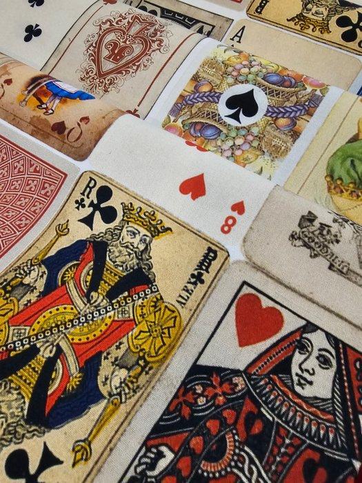 Tessuto Limited Edition met speelkaarten - interieurontwerp, Antiek en Kunst, Antiek | Kleden en Textiel
