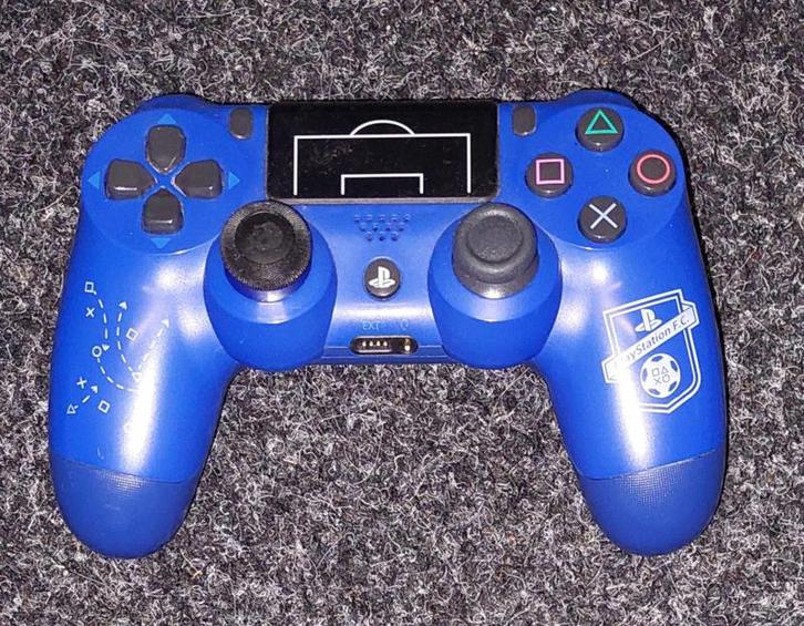Sony ps4 F.C. controller (ps4 tweedehands), Spelcomputers en Games, Games | Sony PlayStation 4, Zo goed als nieuw, Ophalen of Verzenden