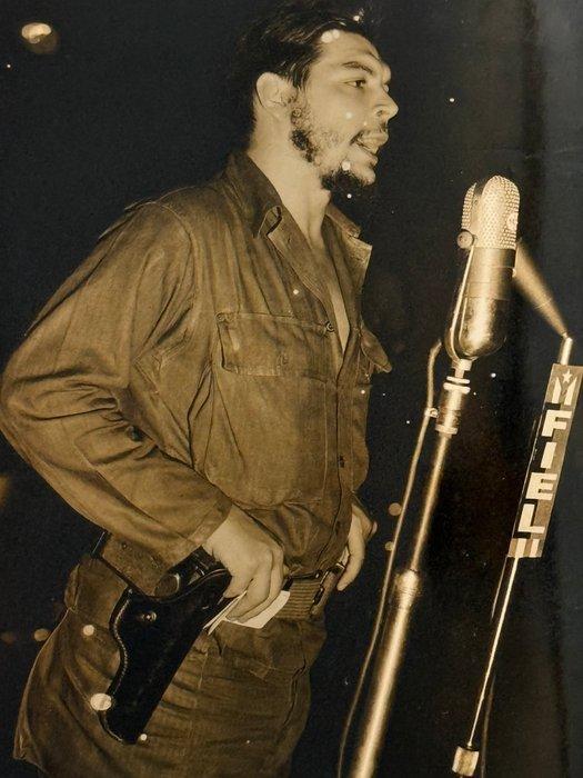 Alberto Korda (1928–2001) - Comandante Che Guevara junto al, Antiek en Kunst, Kunst | Designobjecten