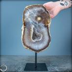 Natuurlijke geslepen geode Chalcedoon & Agaat Op stand-