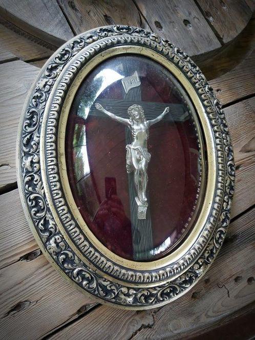 Religieus kader met gekromd glas - Kruis - 40 cm - Antiek -, Antiek en Kunst, Antiek | Boeken en Bijbels