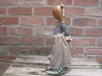 Lladró - Beeldje - meisje met hond - Biscuit porselein, Antiek en Kunst, Antiek | Glas en Kristal