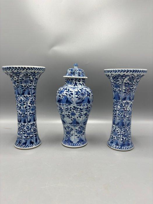 Vaas - Porselein - China - Kangxi (1662-1722) (Zonder, Antiek en Kunst, Antiek | Overige Antiek