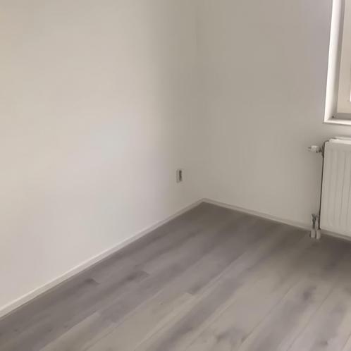 Studio met Inloopdouche in Almere gevonden in Almere, Huizen en Kamers, Kamers te huur, 35 tot 50 m², Almere