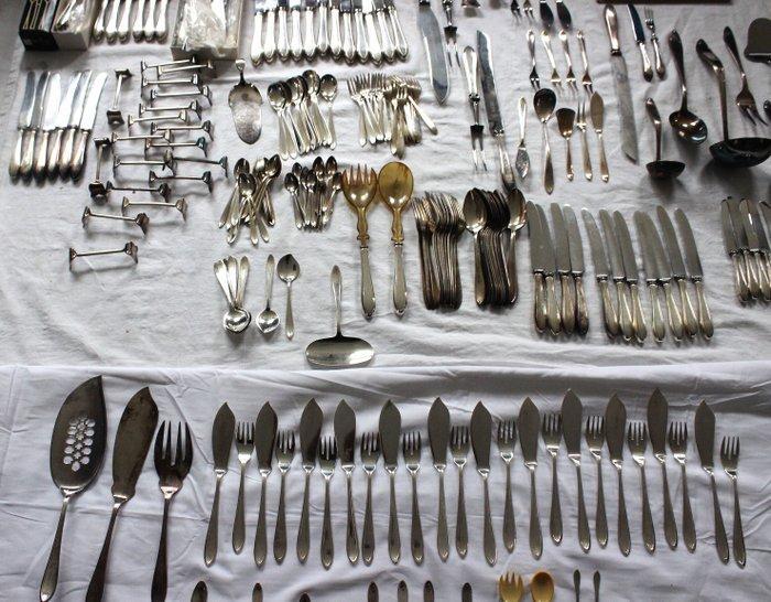 Bestekset (352) - Verzilverd - Keltum P2 18 persoons, Antiek en Kunst, Antiek | Meubels | Tafels
