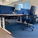 (MDK-105427) Ahrend Essa bureau, nieuw gespoten onderstel, Huis en Inrichting, Bureaus, Ophalen of Verzenden, In hoogte verstelbaar