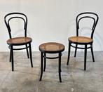 Stoel - Beuken - Twee stoelen en een krukje in Thonet-stijl.