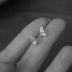 Zilveren minimalistische vlinder oorstekers, Sieraden, Tassen en Uiterlijk, Oorbellen, Verzenden, Nieuw, Zilver