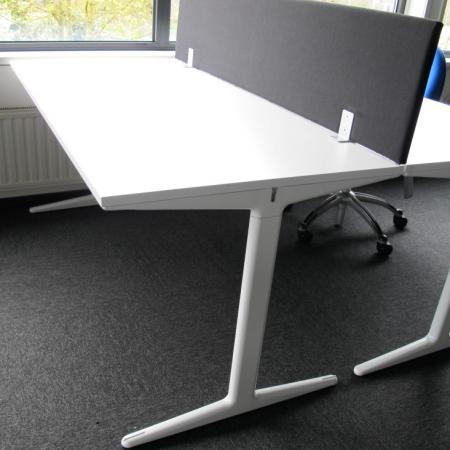 (MDK-104892) Ahrend Mehes refurbished bureau, Huis en Inrichting, Bureaus, Bureau, Gebruikt, In hoogte verstelbaar, Ophalen of Verzenden