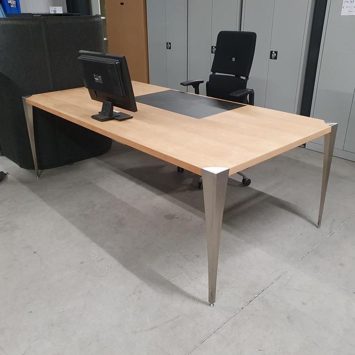 Ahrend directiebureau met lederen geintegreerde muismat - 22, Huis en Inrichting, Bureaus, Ophalen of Verzenden