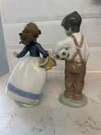 Nao by Lladró - Figuur - Boy with football, girl with basket, Antiek en Kunst, Antiek | Glas en Kristal
