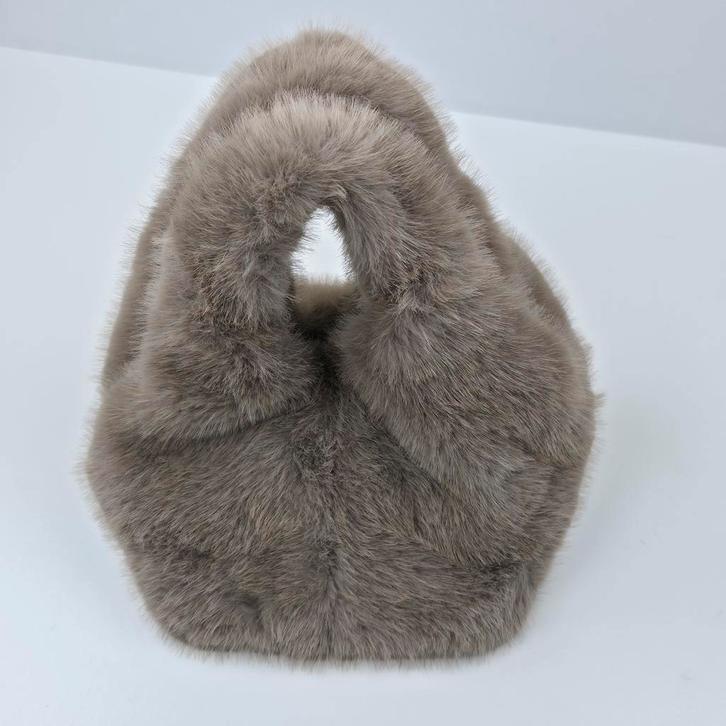 Dames handtas faux fur zacht beige wintertas nieuw, Sieraden, Tassen en Uiterlijk, Tassen | Damestassen, Handtas, Beige, Nieuw