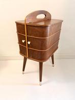 Naaidoos - Teak, Antiek en Kunst