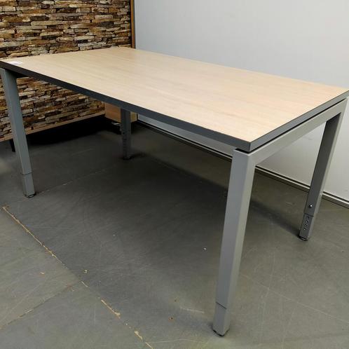 Vepa instelbaar stevig bureau - 140x80 cm, Huis en Inrichting, Bureaus, Ophalen of Verzenden