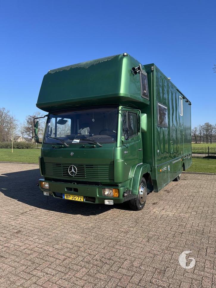 Luxe Mercedes 814 paardenvrachtwagen 2-paards!, Dieren en Toebehoren, Paarden en Pony's | Trailers en Aanhangwagens, Zo goed als nieuw