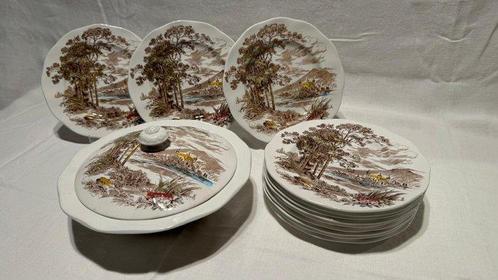 wedgwood coutryside - Eetservies voor 12 (13) - Porselein, Antiek en Kunst, Antiek | Meubels | Tafels