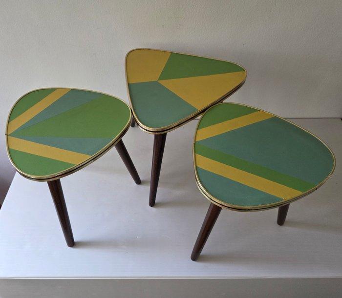 Gueridon - Verguld messing - Drie driepootbijzettafels, Antiek en Kunst, Kunst | Designobjecten