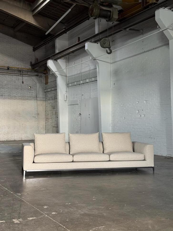 Minotti Andersen 288cm | Beige (NIEUWSTAAT), Huis en Inrichting, Banken | Bankstellen, 250 tot 300 cm, 100 tot 125 cm, Rechte bank