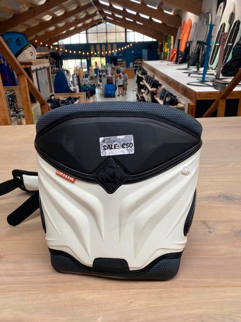 Mystic Harness – Older Model – Size M, Watersport en Boten, Kitesurfen, Nieuw