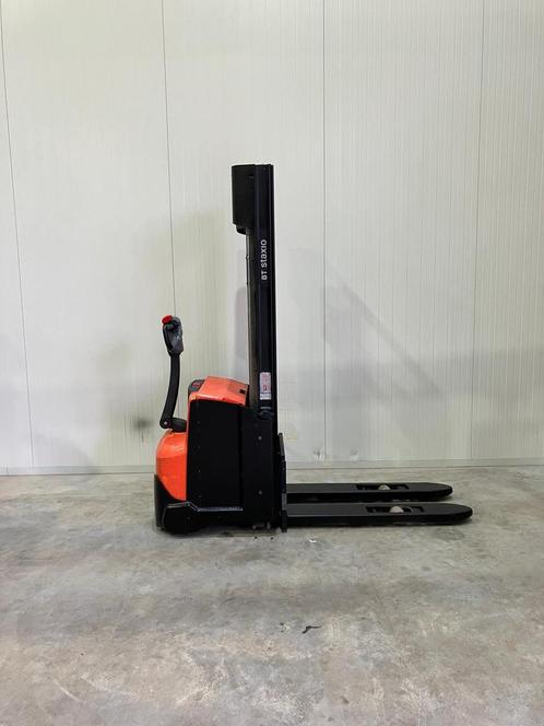 Toyota SWE120L Elektrische Stapelaar, Zakelijke goederen, Machines en Bouw | Heftrucks en Intern transport, Stapelaar, Elektrisch