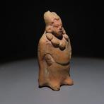 Maya Terracotta Figuur. 650 - 900 n.Chr. 10,4 cm hoog.
