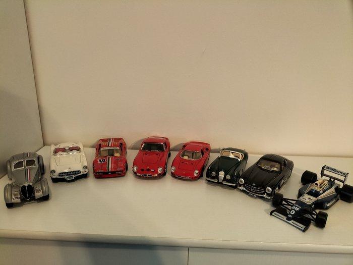 Bburago 1:24 - Modelauto (8) - Diverse klassieke sportwagens, Hobby en Vrije tijd, Modelauto's | 1:5 tot 1:12