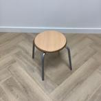 Tweedehands schoolkruk, zithoogte 39 cm, , beuken - grijs, Huis en Inrichting, Barkrukken, Ophalen of Verzenden, Gebruikt, Hout