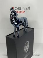 Richard Orlinski (1966) - sculptuur, Wolf Spirit (Pearl Grey