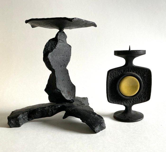 Kandelaar - Gietijzer - Twee zware massief, Antiek en Kunst, Kunst | Designobjecten