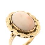Gouden ring gezet met angel skin koraal, Gebruikt, Overige kleuren, Ophalen of Verzenden, Kleiner dan 17