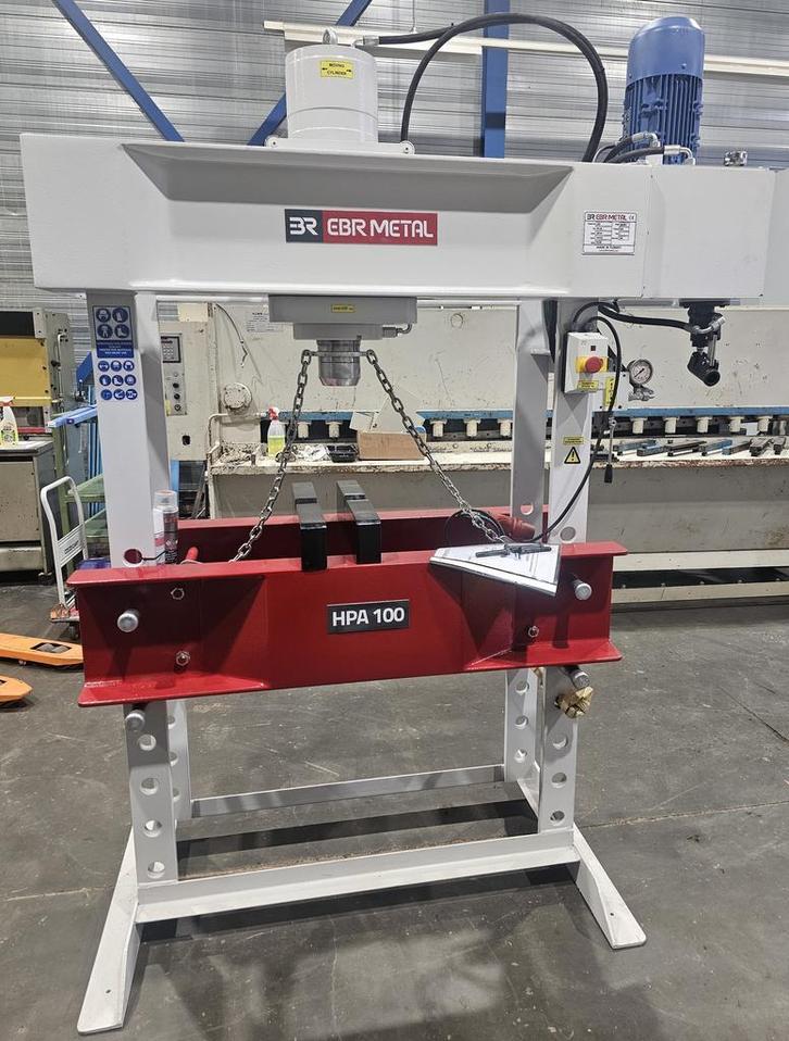 EBR METAL HYDRAULISCHE WERKPLAATS-PERS HPA 100, Zakelijke goederen, Machines en Bouw | Metaalbewerking, Ophalen