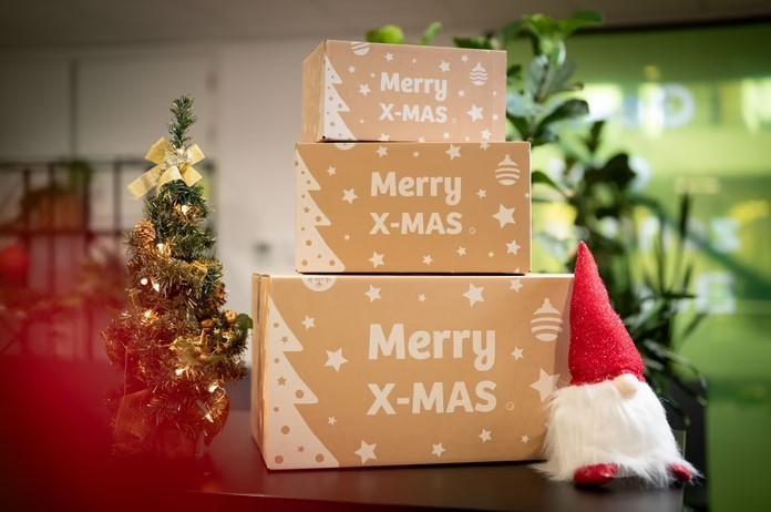 Kerstdozen kerstpakket karton doos groot 550x390x300mm, Diversen, Kerst, Nieuw, Verzenden