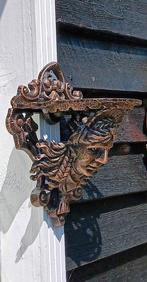 Hoofd ornament - vrouw - Europa - wandornament gietijzer