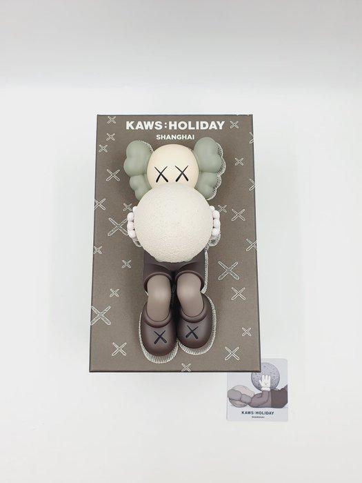 Kaws (1974) - NO RESERVE Kaws Holiday Shanghai 2024, Antiek en Kunst, Kunst | Designobjecten