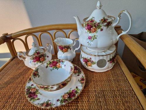 Royal Albert - Kop en schotel (7) - Old Country Roses -, Antiek en Kunst, Antiek | Meubels | Tafels