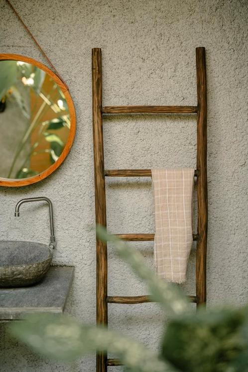 Teakhouten decoratie ladder | Rustiek Bruin | 50x5x150, Huis en Inrichting, Badkamer | Badtextiel en Accessoires, Bruin, Nieuw