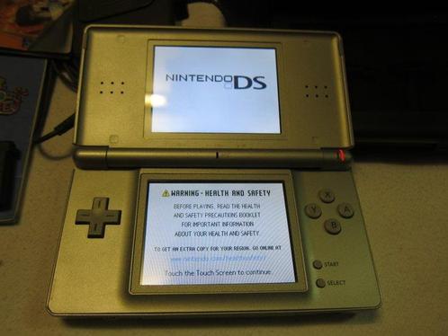 Nintendo - DS lite - with DS & Gameboy Advance games -, Spelcomputers en Games, Spelcomputers | Overige Accessoires